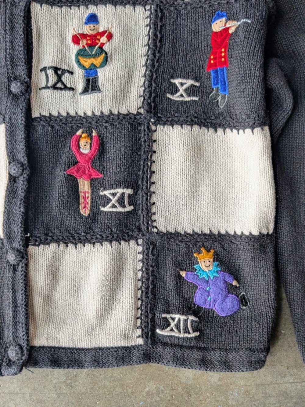 Vintage 12 Days of Christmas Black White Patchwork Cardigan Sweater small - Picture 5 of 7
